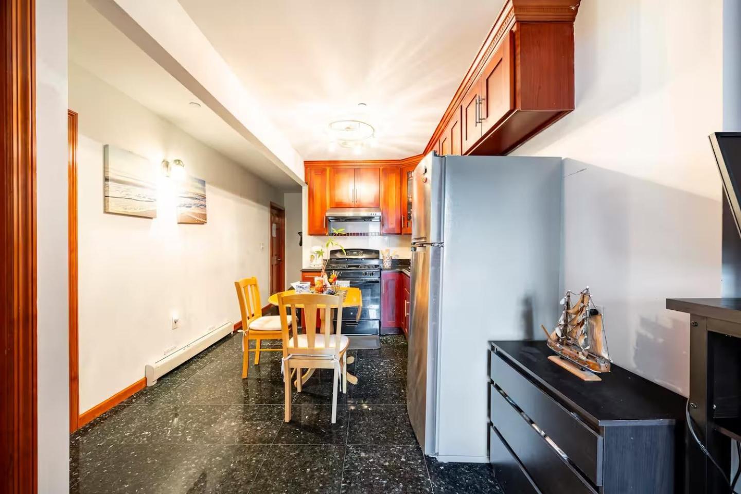 Location In Queens, Everything Is Near By Homestay *